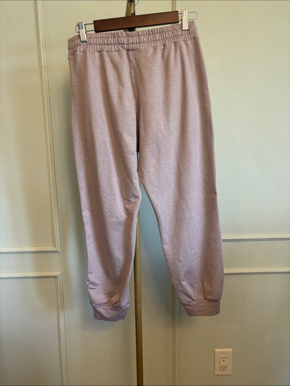 Vuori Performance Jogger - Light Pink/Purple Jogger Sweatpants - MSRP $118 NWOT - Picture 4 of 4